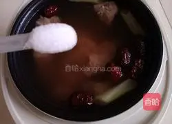 Red Dates, Lotus Roots and Pork Ribs Soup Illustration of practice 12