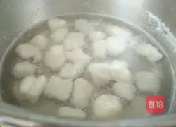 Illustration of how to make fish salad 3