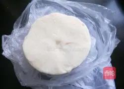 Illustration of how to make dumplings stuffed with sophora flower stuffing 9