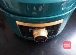 Illustration of how to make lettuce, mushrooms and hoof soup 8