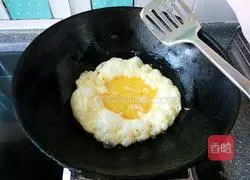 Illustration of how to make tomato scrambled eggs 2