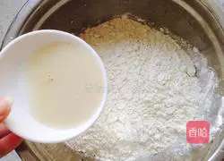 Illustration of how to cut steamed buns with whole wheat knife 2