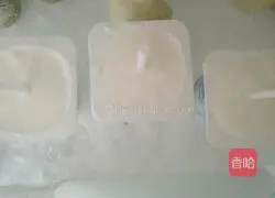 Illustration of how to make kiwi yogurt bars 8