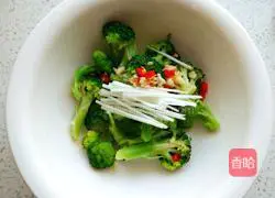 Illustration of how to make cold broccoli 5