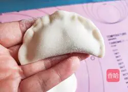 Illustration of how to make leek and meat dumplings (lace dumplings) 9