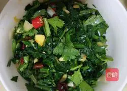 Illustration of how to make cold celery leaves 7