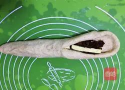 Illustration of making wheat-flavored red dates and sesame buns 16