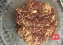 Illustration of how to make cumin mutton 5