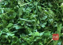 Illustration of how to make fried rice cakes with shepherd's purse and winter bamboo shoots 5