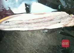 Illustration of how to stir-fry eel 1