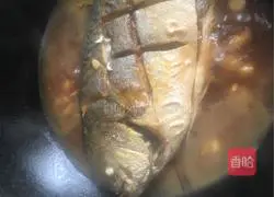 Illustration of braised golden pomfret 8