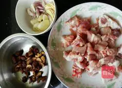 Illustration of how to make Jiaonizuocai ribs 1