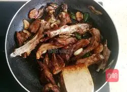 Illustration of braised lamb neck chop 10