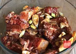 Recipe for Steamed Spare Ribs with Black Bean Sauce Illustration 5