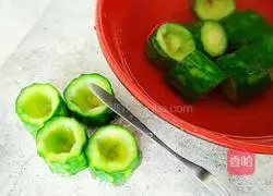 Cucumber Illustration of how to make stuffed meat 5