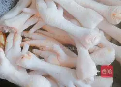 Illustration of how to make spicy chicken feet 6