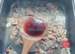 Illustration of how to make fried beef with celery 7