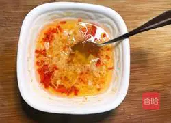 Illustration of how to make garlic steamed mouth grinder 4