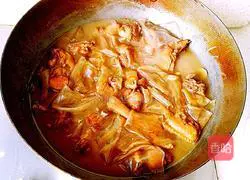 Illustration of how to make braised chicken with pink skin 11