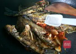 Illustration of braised yellow catfish 14