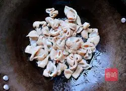 Illustration of how to make fried large intestine with green pepper 6