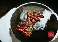 Illustration of how to make fried shredded pork with chives 6