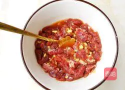 Illustration of nutritious and delicious fried beef with peas 10