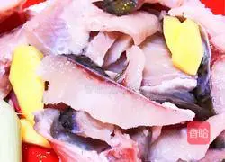 Illustration of how to make hot pot fish 3