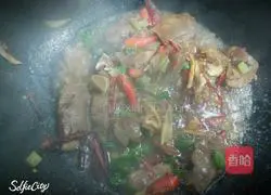 Illustration of how to make braised pork ribs with radish 5