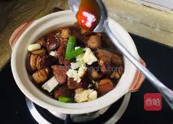 Illustration of how to make casserole with braised pork, tofu and potatoes 5