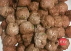 Illustration of how to make fried pork meatballs 4