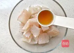Illustration of how to make steamed pangasius fish with enoki mushrooms 1