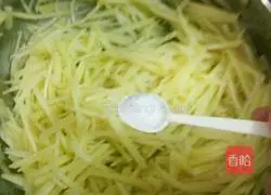 Illustration of how to make stir-fried shredded potatoes 4