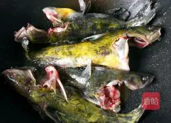 Illustration of braised yellow catfish 5