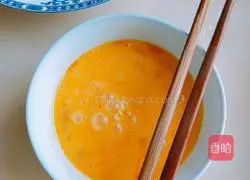 Stir-fried spring bamboo shoots Illustration of how to make eggs 4