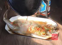 Illustration of how to make steamed Diaozi fish 10