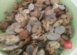 Illustration of how to make traditional flower armor 2