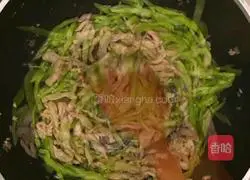 Illustration of how to make fried meat with green pepper 5