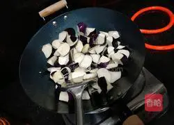 Illustration of how to make fish-flavored minced pork eggplant 4