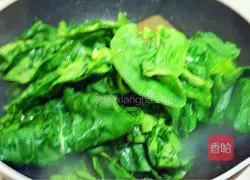 Illustration of how to make ginger kale 6