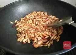 Illustration of how to make pepper and sesame river shrimp 7