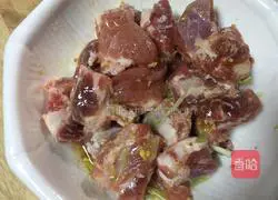 Illustration of how to make glutinous millet steamed pork ribs 12
