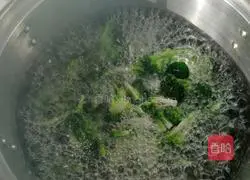 Illustration of how to make fried pasta 4