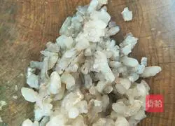 Illustration of how to make shrimp-stuffed loofah 2