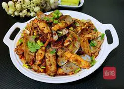 Illustration of spicy stir-fried razor clams 6