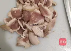 Illustration of how to make fried pork with onions 1