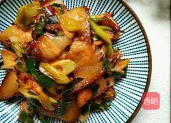 Stir-fried garlic sprouts Illustration of how to make bacon 9