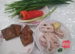 Illustration of how to make fried squid with three shreds 1