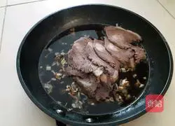 Illustration of Hui people's method of making chest flat in pot 6