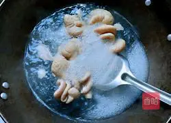 Illustration of how to make fried large intestine with green pepper 2